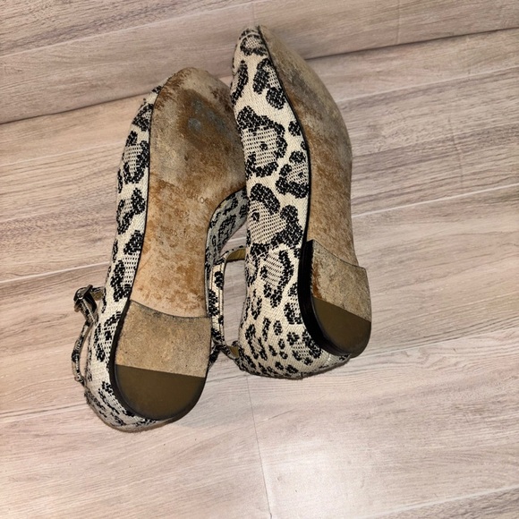 See by Chloe Leopard Print T-Strap Flats - Picture 9 of 10